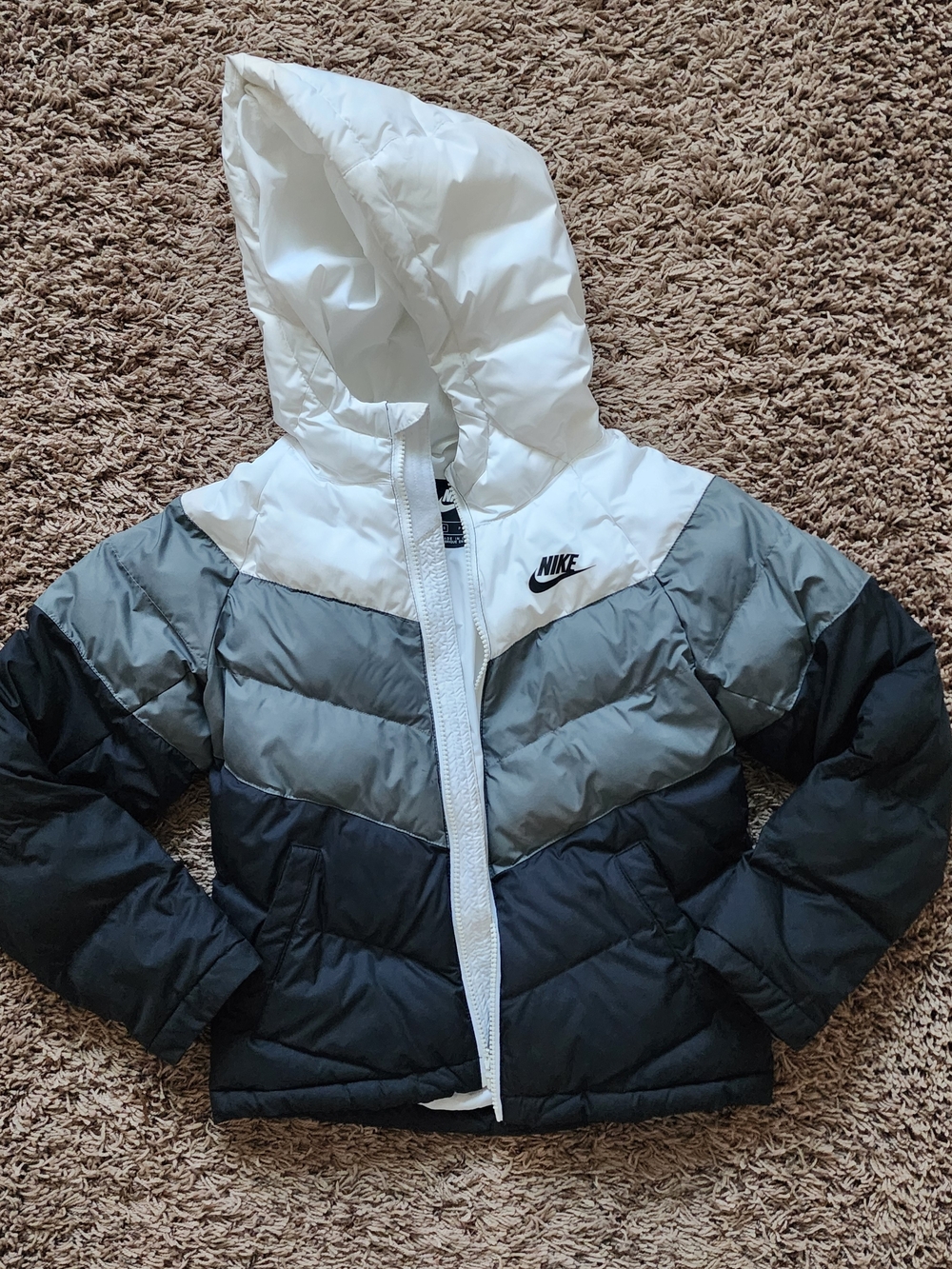 Nike Puffer Jacket Boys Small Hooded Colorblock Black Grey White Winter Coat